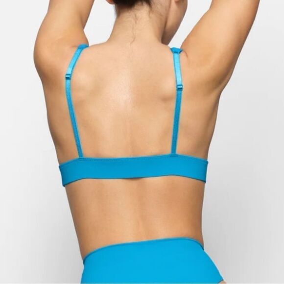 NWT SKIMS Signature Swim Plunge Bikini Top In Turquoise Blue Support Bikini Top - Picture 3 of 9